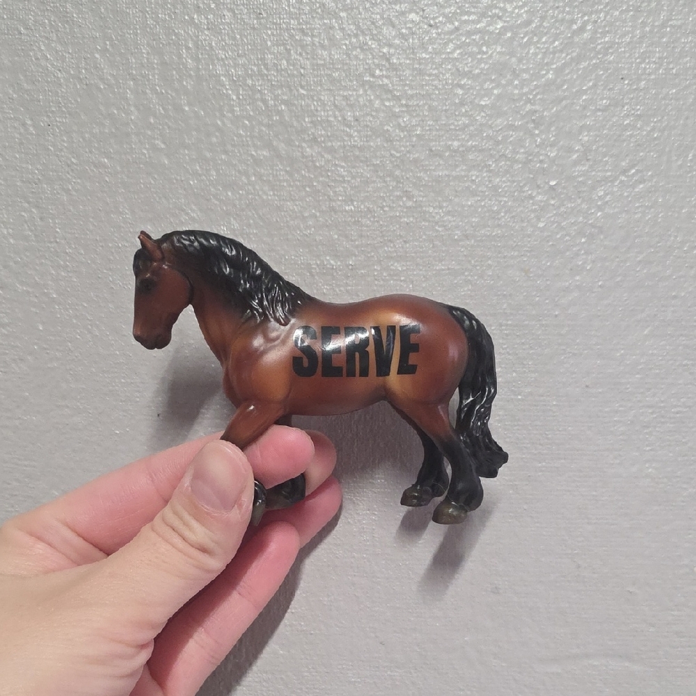 Breyer Stablemate FFA ' SERVE' Clydesdale